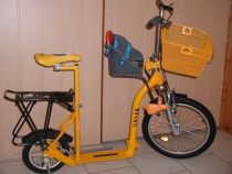 koloběžka může být upravena pro použití sedla,nosiče i jako skládací verze